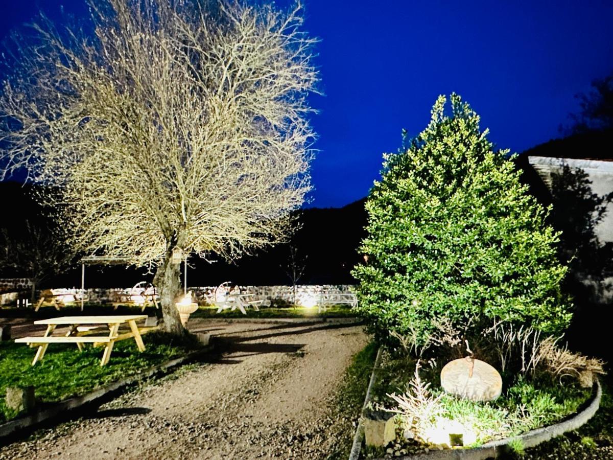 Hl Hotel De La Loire Goudet ภายนอก รูปภาพ